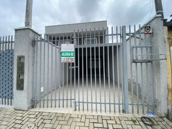 Sobrado para locação com 3 dormitórios no bairro Umbará, Curitiba-PR