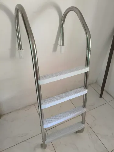 Escada para piscina
