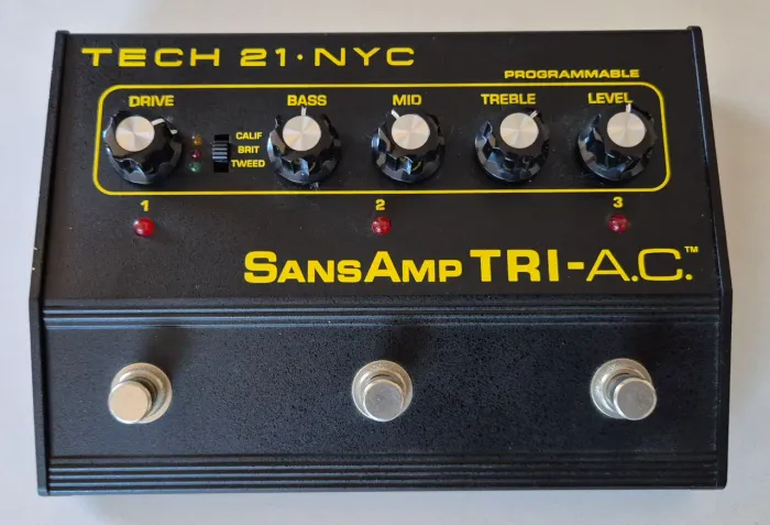 Tech 21 SansAmp Tri-AC - Preamp/Simulador Analógico