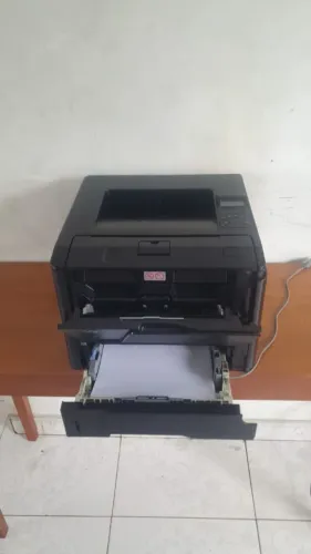 Vende-se Impressora HP LaserJet Pro 400m401n. VALOR 400,00.