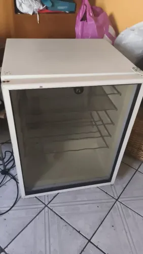 Climatizador de vinho com defeito 
