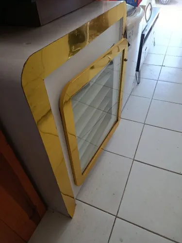 Balcão de esmalteria