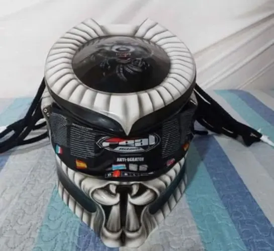 Capacete Predador importado branco com laser