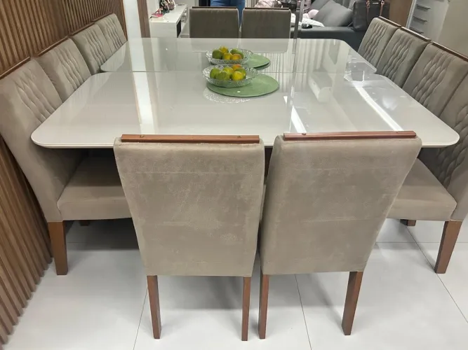 Mesa de vidro com 6 cadeiras