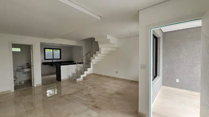 Casa Geminada à venda, 3 quartos, 1 suíte, 4 vagas, Cabral - Contagem/MG