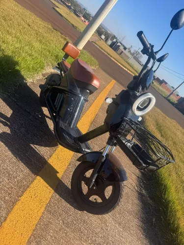 Moto/scooter eletrica autopropelido