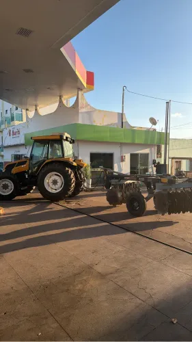 Trator Valtra A750
