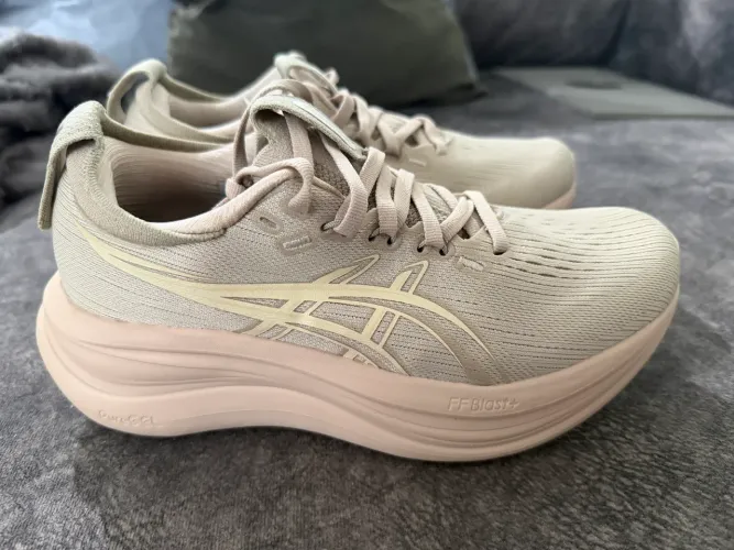 Tênis Asics Gel Nimbus 28 - tamanho 36