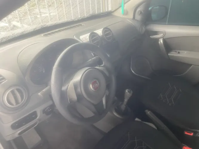 Fiat Palio Attractive 1.0 EVO Fire Flex 8V 5P 2013
