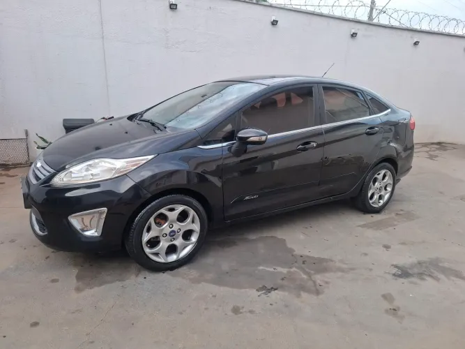 Ford Fiesta Sedan SE 1.6 16V Flex 4P 2013