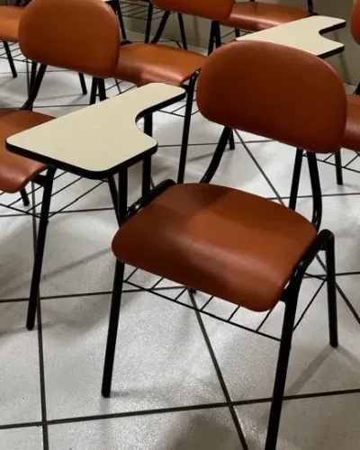Cadeira escolar - universitária