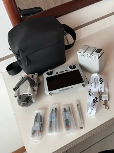 Drone Dji Mini 3 + Controle Rc ( com tel)