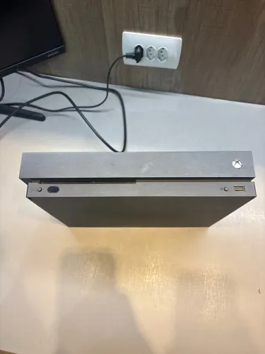 XBOX ONE X 1TB