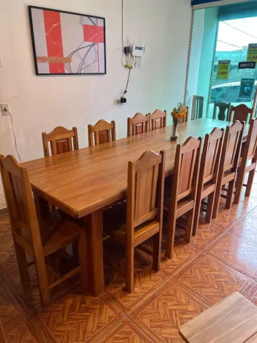 Sala de jantar Madeira maciça 12Lugares nova. Entregamos 