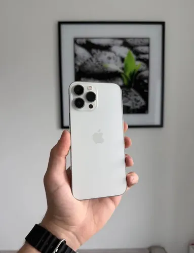 IPHONE 13 PRO MAX 128GB CÂMERA E TELA NOVA, LOJA NO RIOMAR, ACEITAMOS O SEU IPHONE USADO.