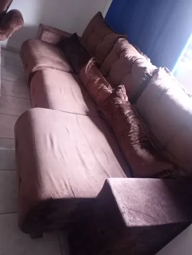 Sofá de três lugares