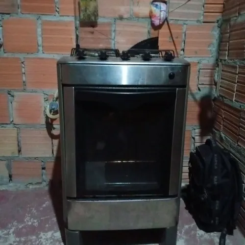 Estou vendendo esse fogão por motivo financeiro !