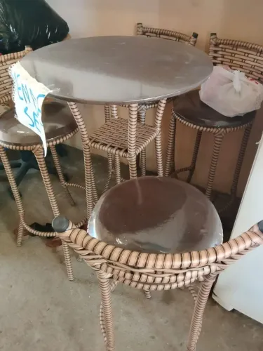 Vende se conj de mesa 