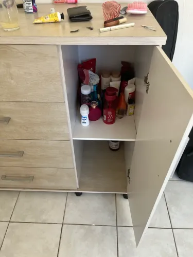 Vende-se cômoda e guarda roupa