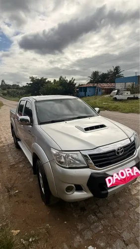 Toyota Hilux CD SR D4-d 4X4 3.0 TDI Dies Aut. 2014