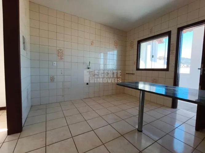 Ótima casa para locação no bairro Saco Grande!