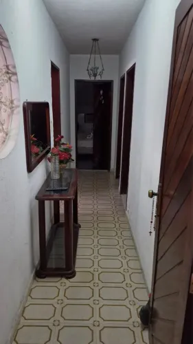Vendo casa na principal Avenida Rotary, excelente para comércio.
