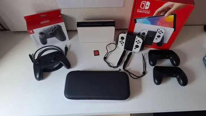 Nintendo Switch OLED 512gb + Pro Controller com caixa