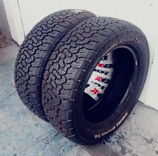 Pneu 205/60 aro 16 Xbri letras Brancas Novos