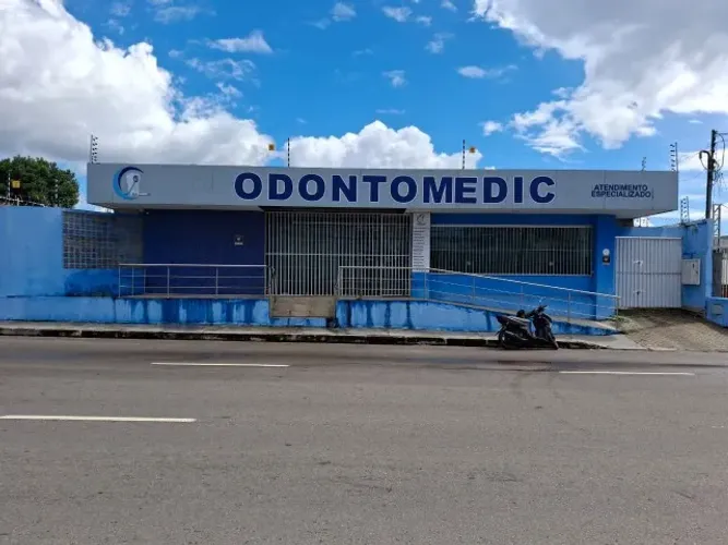 Imovel Comercial 600m² c/ 10 Salas e Estacionamento para 15 Carros no Vieralves