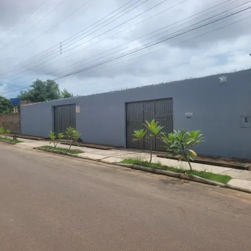 CASA bairro Igarape, 2 terrenos total 900m2,, área construída 333m2. C/ usina solar.