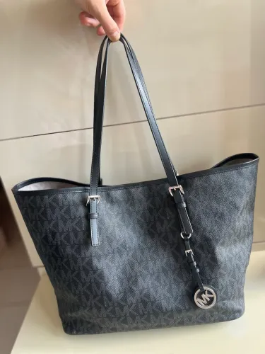 Bolsa Michael Kors Jet Set Travel Logo