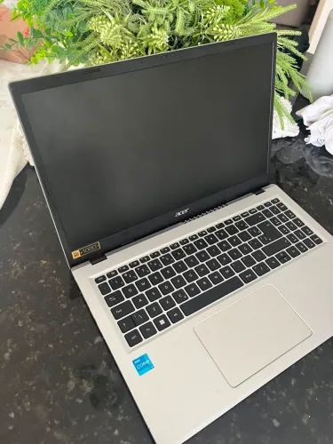 Notebook Acer Aspire 3 - Intel Core i3-N305 / 8GB RAM / SSD 256GB / Tela Full HD 15.6