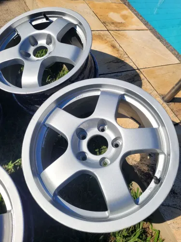 Roda Enkei Rally Aro 16 5x114