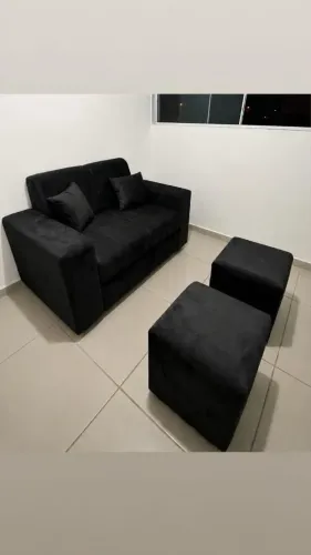 Sofá 2 lugares 2 puffs+2 almofadas de brinde medida 1,35/70