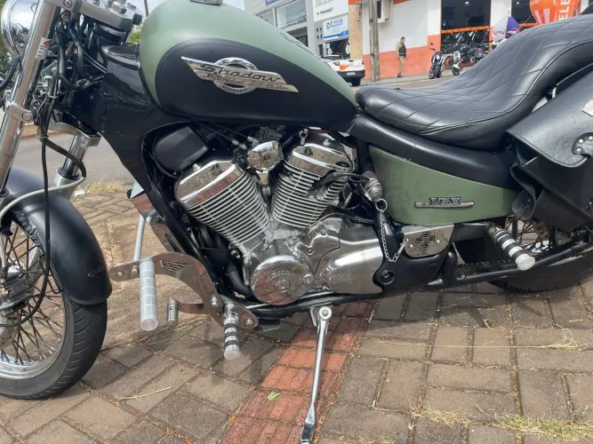 Shadow 600 , custom cor preta