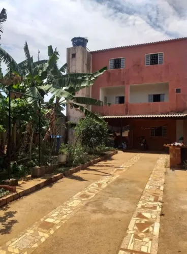 VENDE-SE UM LINDO SOBRADO DE 3 ANDARES - RESIDENCIAL OURO VERDE-GO PROXIMO Á BRAZLÂNDIA-DF