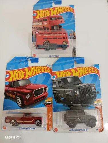 Lote 03 Miniaturas Hotwheels escala 1/64
