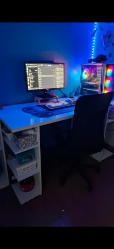 Vendo mesa gamer individual com prateleira