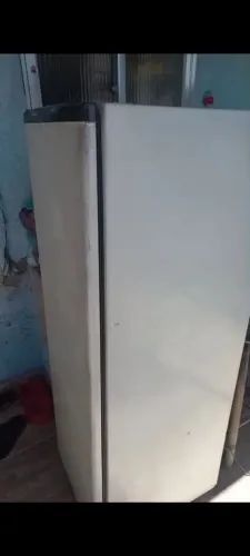Frizer em pé (gelando muito)