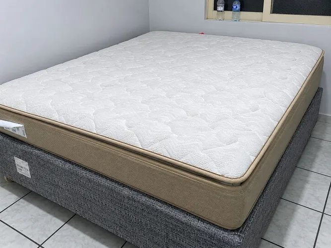 Cama casal galzin 1 mês de uso