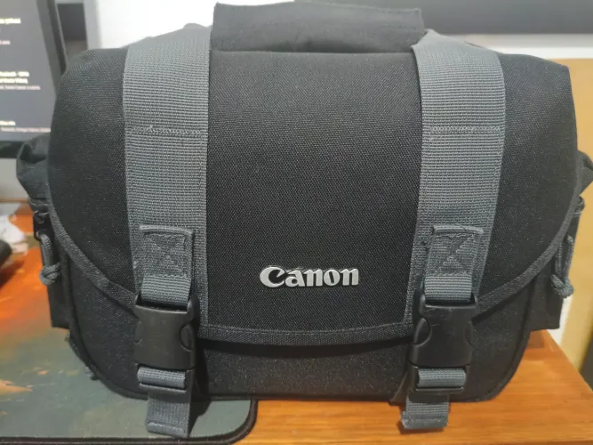 Câmera Canon EOS- Rebel T6I