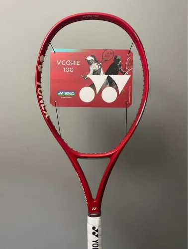 Raquete Yonex Vcore 100 2026 Lacrada