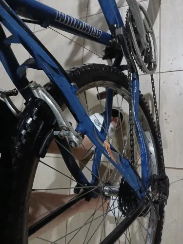 Bicicleta aro 26 quadro de alumínio tamanho 21 da track mecha