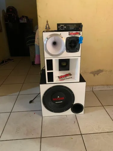 Vendo som no valor de 1.200 tocando perfeitamente janta com os LED