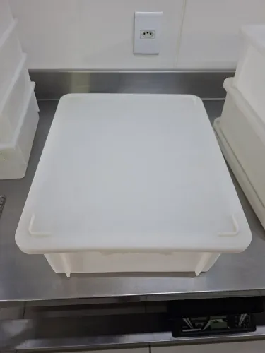 3 Caixas de plastico c tmpa 38L