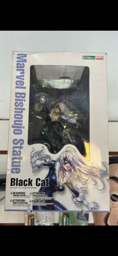 Gata negra kotobukiya (?reservado p Fernanda)