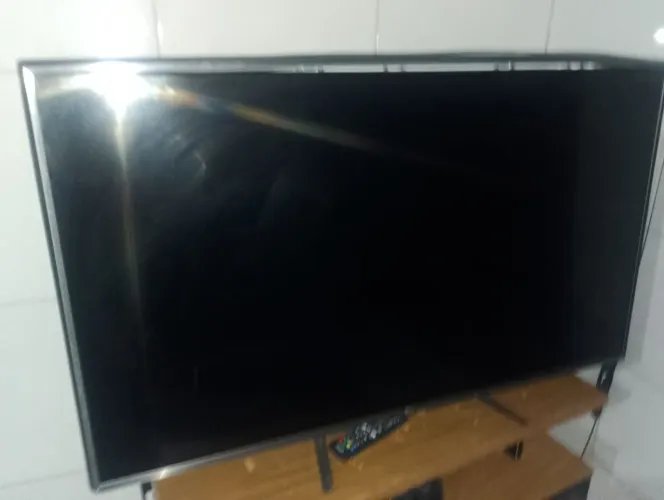 Vendo smart TV LG 49 polegadas com tela quebrada..