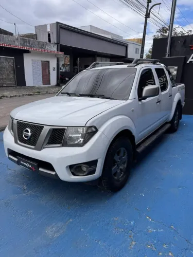 Nissan Frontier SV AT. CD 4X4 2.5 TB Dies. Aut. 2015