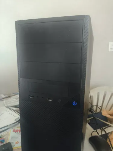 Computador para estudos ou trabalhos.