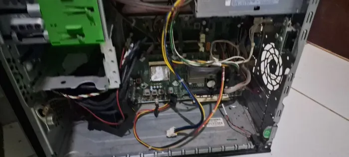 CPU recondicionada ( precisa trocar a fonte)
